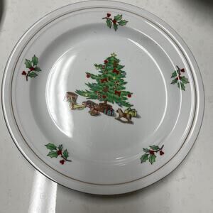 Holiday Hostess Christmas Tree Dsg 4 pc Set 22kt Gold Band Dinner Plates 10 1/2"